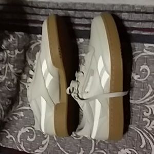 reebok classic mens 10 tan